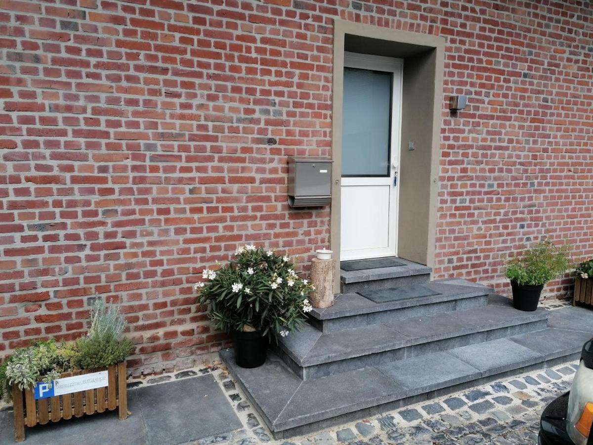 Gaestezimmer Bergerhof - Ankommen Und Wohlfuehlen Neuss Exterior photo