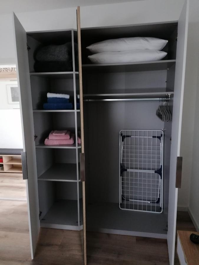 Gaestezimmer Bergerhof - Ankommen Und Wohlfuehlen Neuss Exterior photo